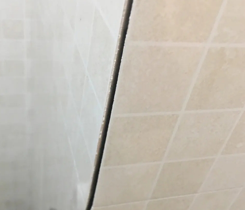 沿河瓷砖空鼓维修公司分享阳台瓷砖脱落的修复过程可以分为以下几个步骤